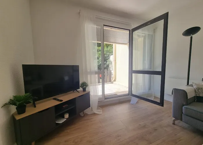 Rénové à : Et Commerces à Pied, Terrasse Et Wifi Inclus - Fr-1-239-1081 Apartamento